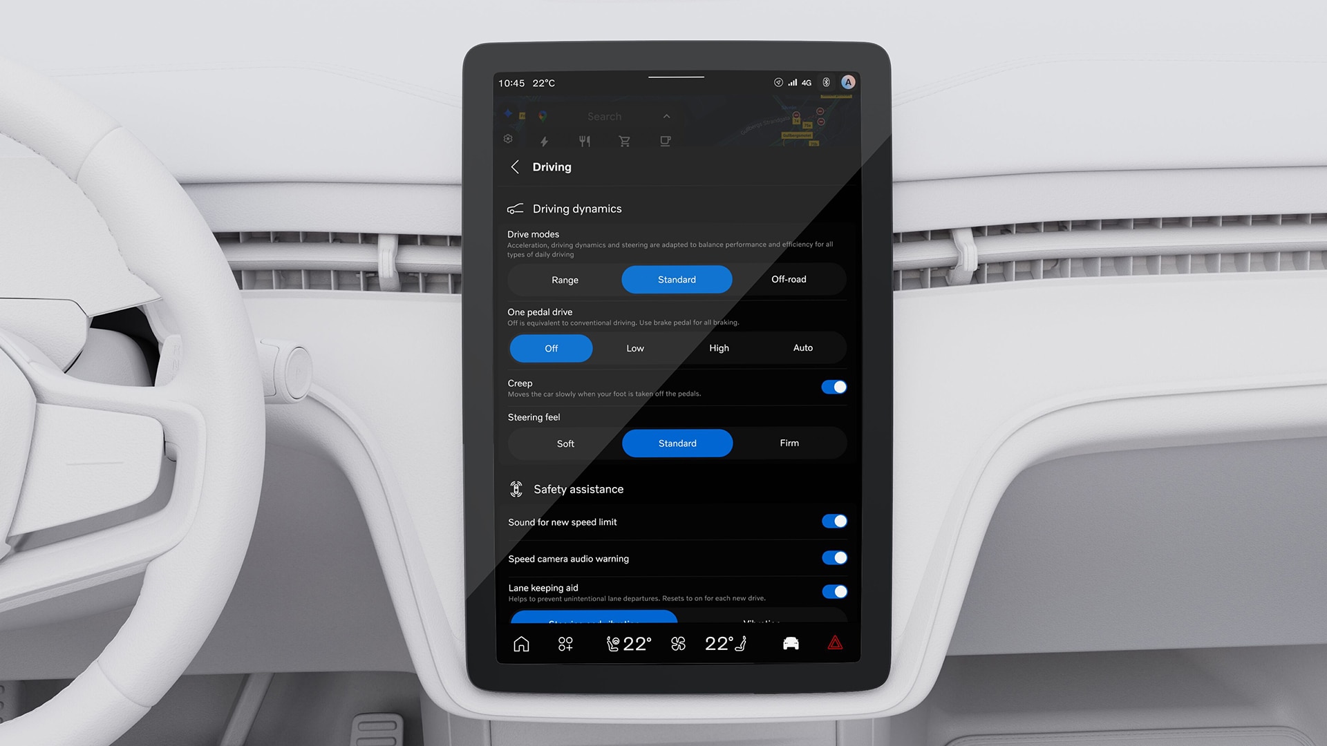 Pohľad zblízka na centrálnu dotykovú obrazovku vozidla Volvo zobrazujúcu jazdnú dynamiku a nastavenia bezpečnostných asistenčných systémov vrátane jazdných režimov, ovládania jedným pedálom, pocitu z riadenia a asistenta udržiavania vozidla v jazdnom pruhu.