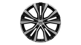 Jante de liga leve Volvo com um design em preto e prateado de dois raios múltiplos.